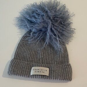 Charlotte Simone Gray Fisherman Ribbed Cashmere Beanie with Fluffy Blue Pom